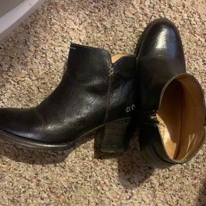 Bed Stu Yell booties